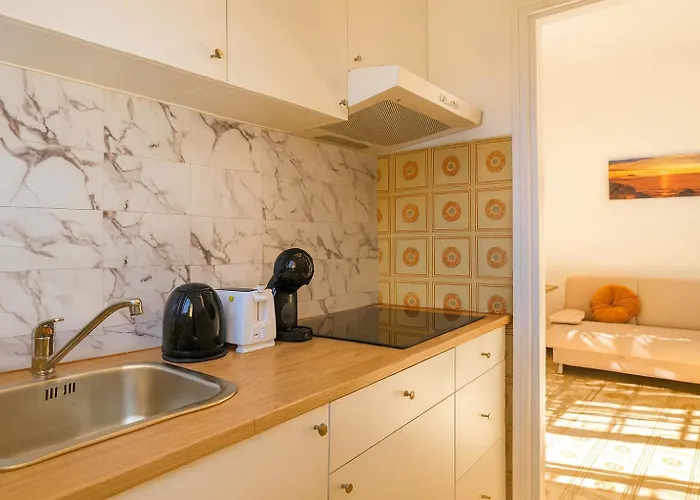 --5 Min From Bus Stop-- Wi-fi & Relax Apartment